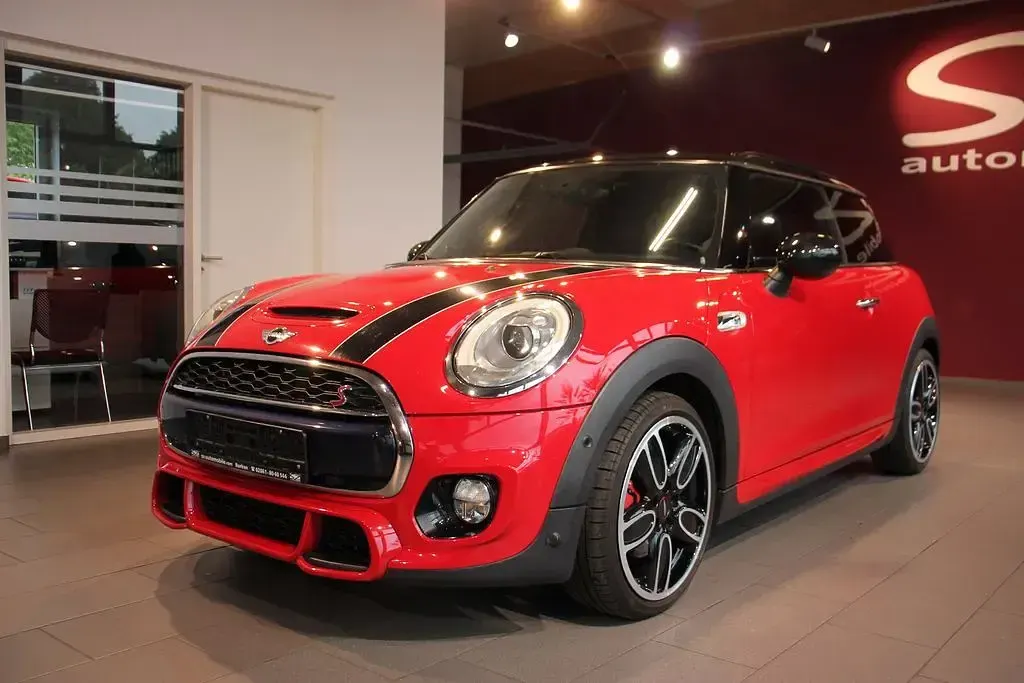 Gebraucht Mini John Cooper Works 192 PS (141 kW) 2017 Chili (solar) red Kleinwagen