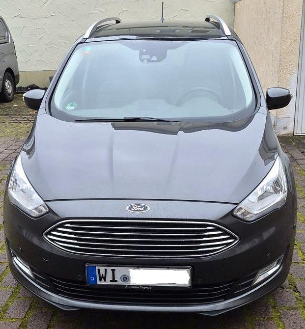 Grau Gebraucht 2018 Ford Grand C-Max Titanium Van / Kleinbus | 9.549 € (Fairer Preis) - Bild 1/4
