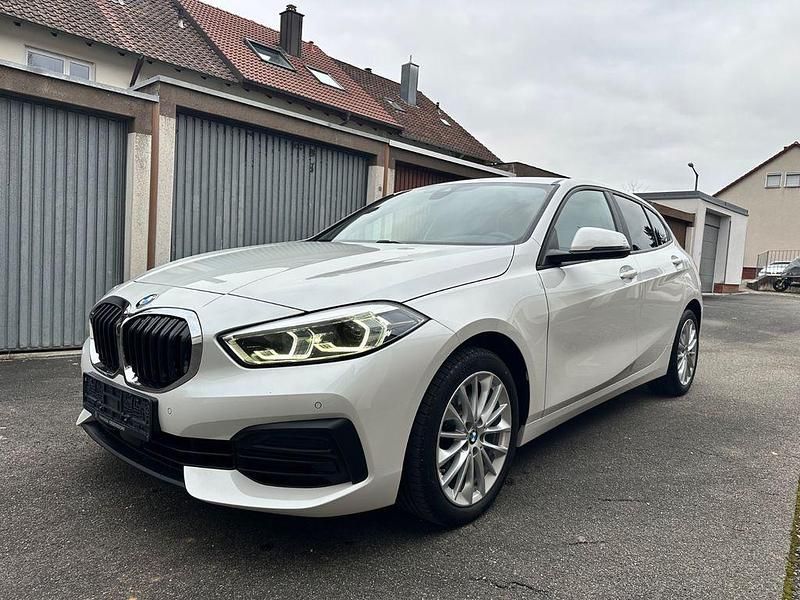 Weiß Gebraucht 2020 BMW 118 Performance Kleinwagen | 18.970 € (Fairer Preis) - Bild 1/4