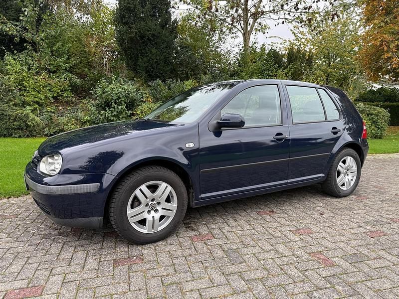 Blau Gebraucht 2003 VW Golf IV Kleinwagen | 2.750 € (Teuer) - Bild 1/4