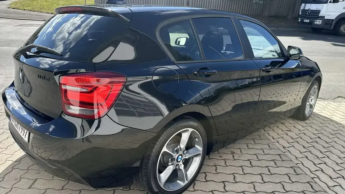 Gebraucht BMW 118 Sport Line 143 PS (105 kW) 2014 Schwarz Kleinwagen