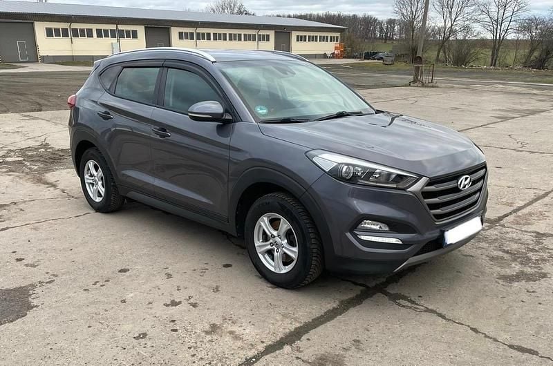 Gebraucht Hyundai Tucson 115 PS (84 kW) 2016 Grau SUV