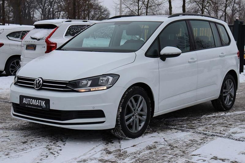 Gebraucht VW Touran 150 PS (110 kW) 2019 Weiß Van / Kleinbus