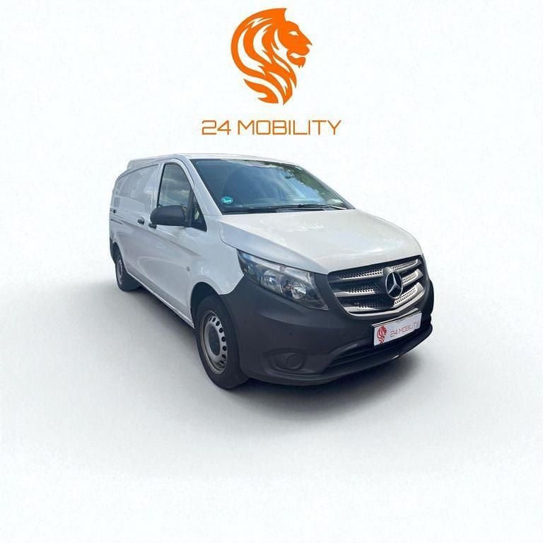 Weiß Gebraucht 2024 Mercedes Vito Van / Kleinbus | 28.899 € (Superpreis) - Bild 1/4