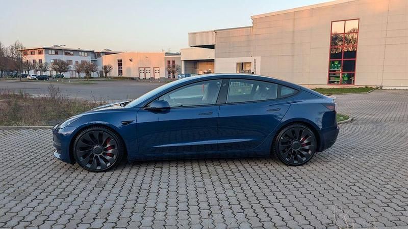 Gebraucht Tesla Model 3 377 kW (513 PS) 2023 Blau Limousine