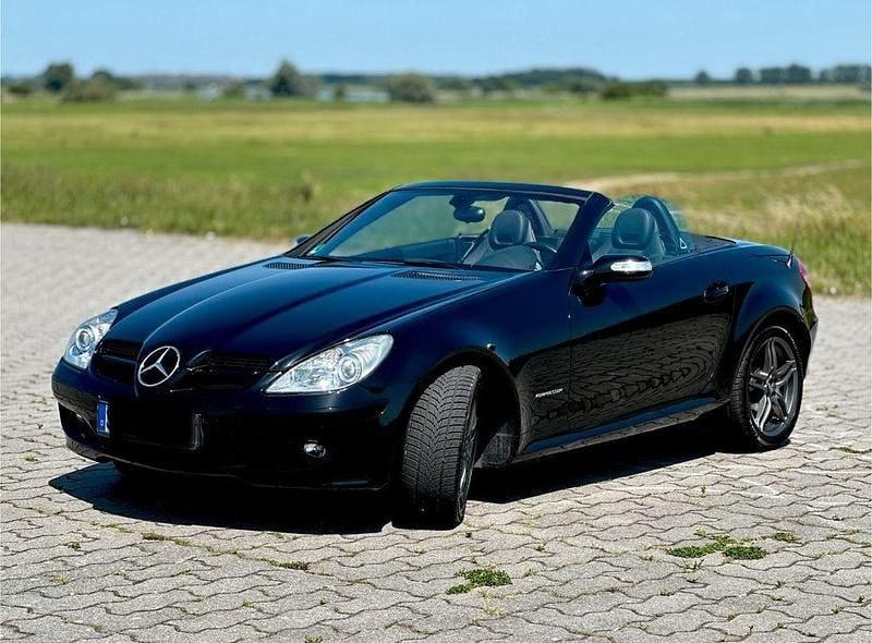 Second-hand Mercedes SLK200 163 CP (119 kW) 2007 Negru Cabrio
