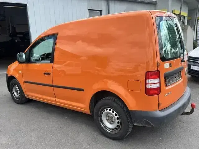 Gebraucht VW Caddy 75 PS (55 kW) 2013 Orange Van / Kleinbus