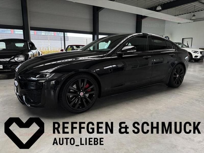 Santorini black (metallic) Gebraucht 2021 Jaguar XE R-Dynamic Limousine | 32.880 € (Teuer) - Bild 1/3