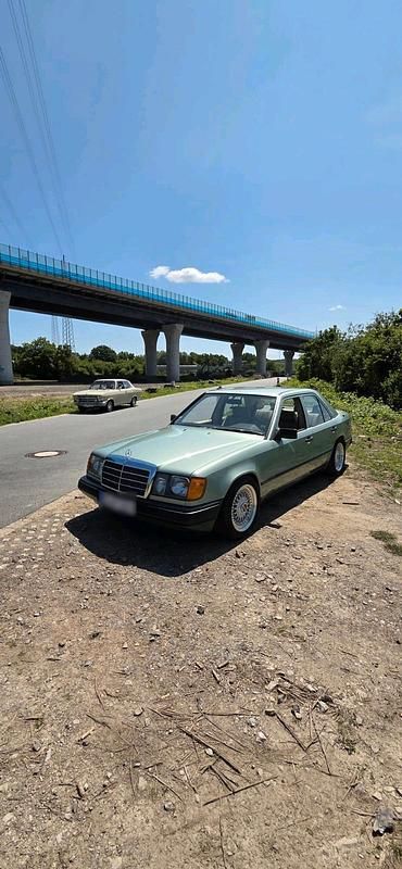 Gebraucht Mercedes E230 136 PS (100 kW) 1987 Limousine
