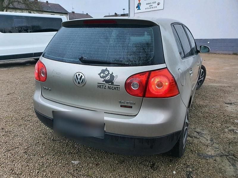 Gebraucht VW Golf 105 PS (77 kW) 2005 Gold Coupé