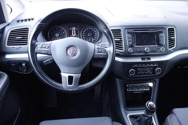 Gebraucht VW Sharan Style 150 PS (110 kW) 2012 Braun Van / Kleinbus