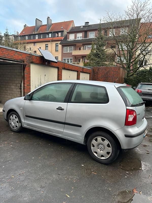 Silber Gebraucht 2004 VW Polo Kleinwagen | 650 € (Superpreis) - Bild 1/4