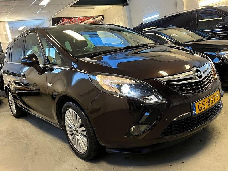 Braun Gebraucht 2015 Opel Zafira Tourer Van / Kleinbus | 5.200 € (Superpreis) - Bild 1/4