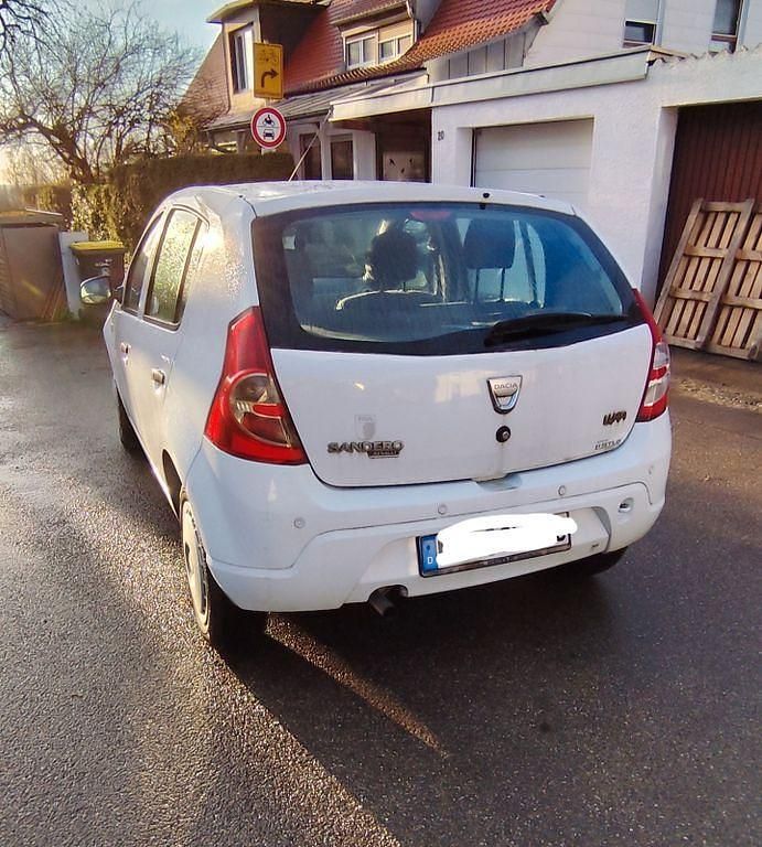 Gebraucht Dacia Sandero 75 PS (55 kW) 2009 Weiß Limousine