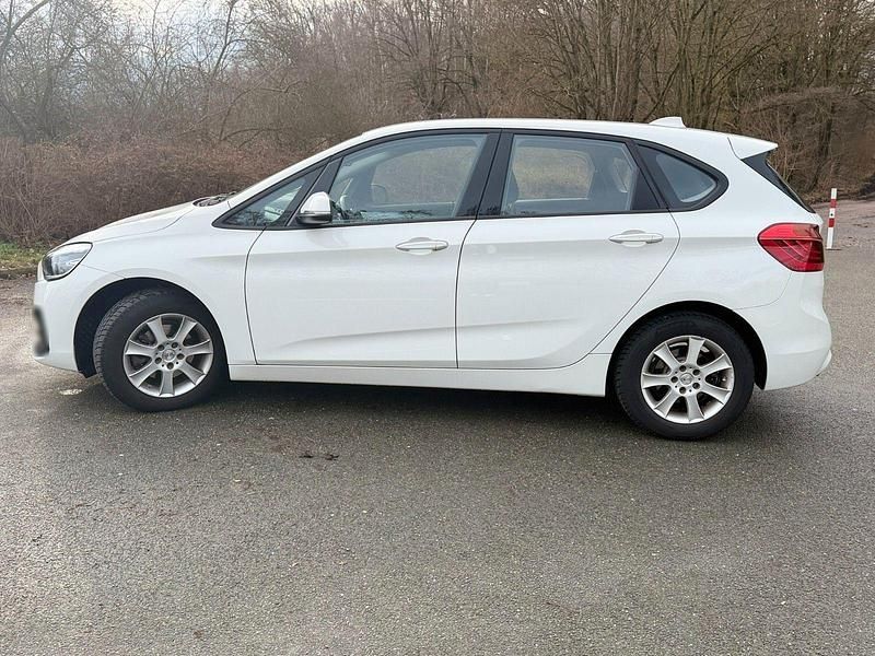 Gebraucht BMW 218 Advantage 140 PS (102 kW) 2019 Weiß Kombi
