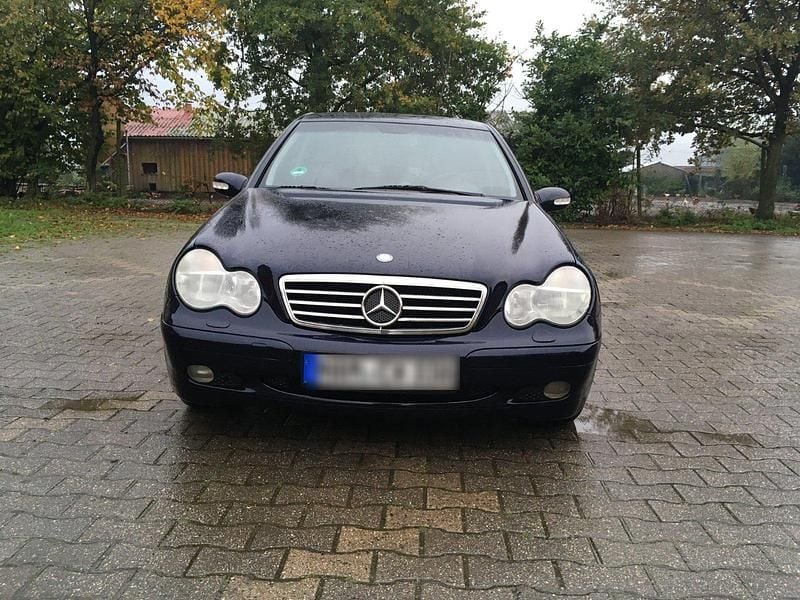 Gebraucht Mercedes C180 129 PS (94 kW) 2001 Blau Limousine
