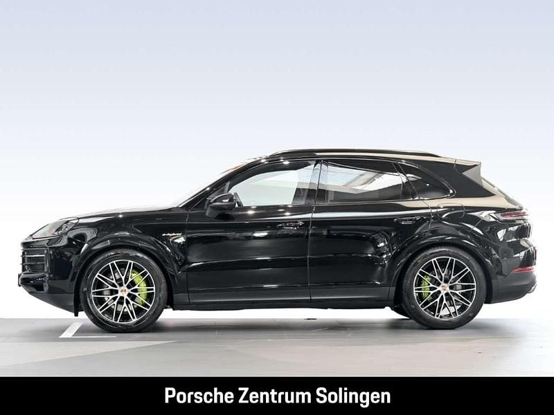 Second-hand Porsche Cayenne 470 CP (345 kW) 2024 Negru SUV