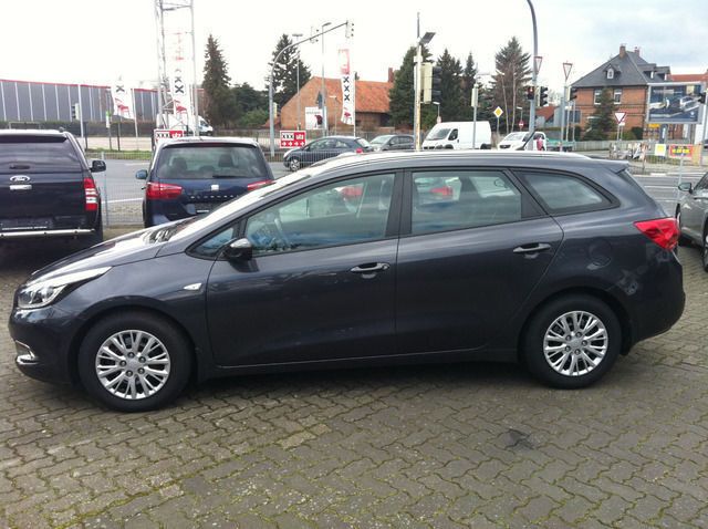 Gebraucht Kia Ceed 128 PS (94 kW) 2015 Grau Kleinwagen
