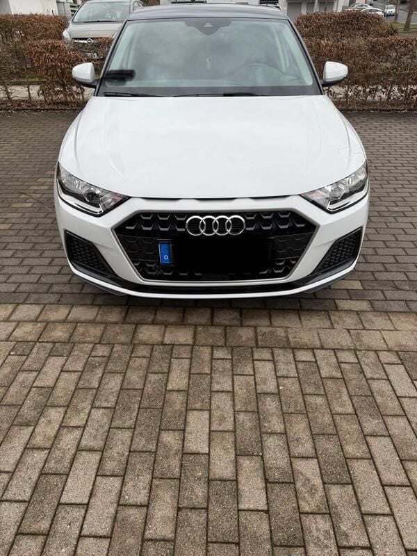 Weiß Gebraucht 2023 Audi A1 Sportback Advanced Kleinwagen | 21.700 € (Fairer Preis) - Bild 1/4