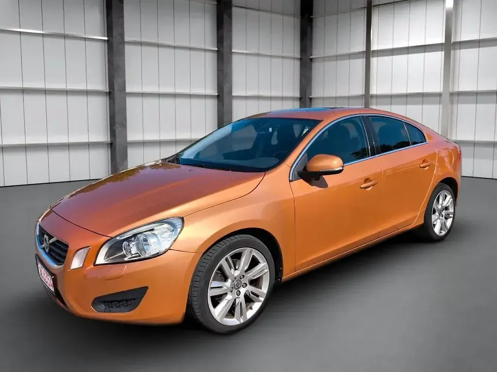 Gebraucht Volvo S60 Momentum 163 PS (119 kW) 2010 Gold Limousine