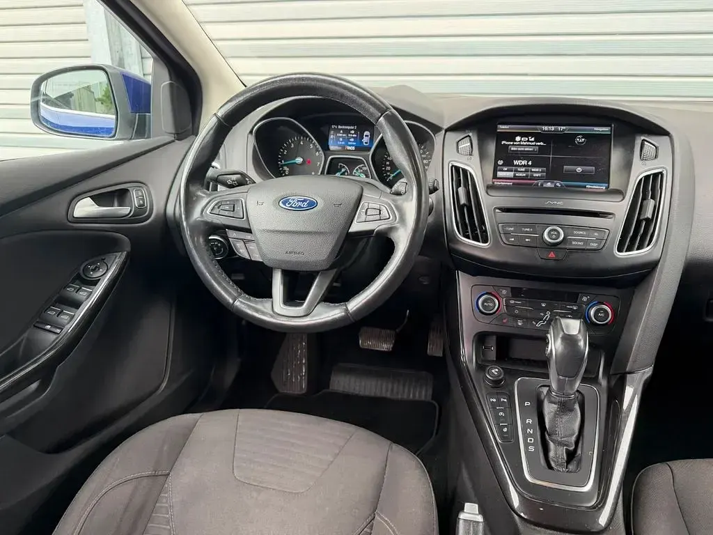 Gebraucht Ford Focus Titanium 125 PS (91 kW) 2016 Blau Limousine
