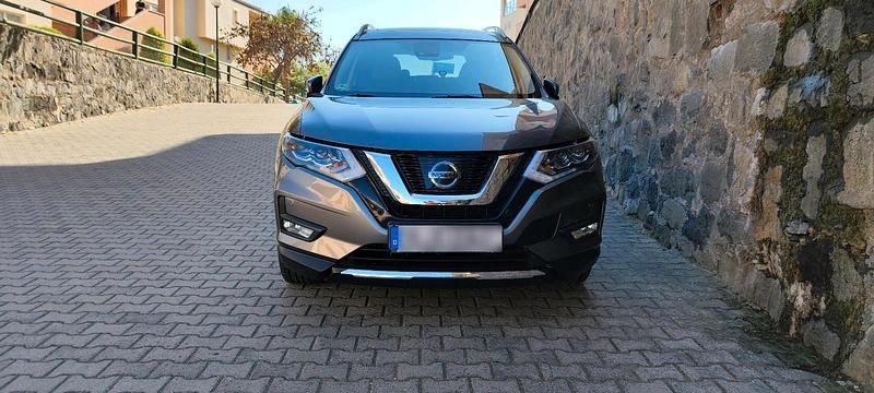 Grau Gebraucht 2018 Nissan X-Trail Tekna SUV | 21.500 € (Teuer) - Bild 1/4