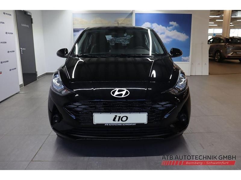 Gebraucht Hyundai i10 Trend 63 PS (46 kW) 2025 Met (schwarz Kleinwagen