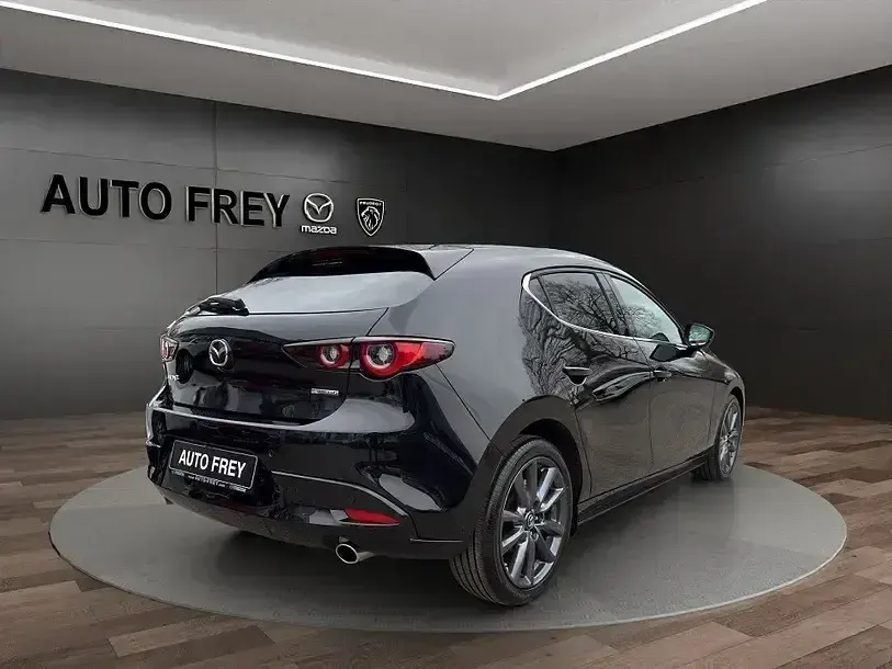 Gebraucht Mazda 3 Exclusive-Line 140 PS (102 kW) 2024 Jet black Limousine