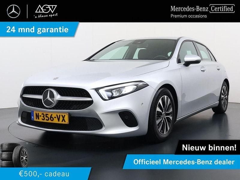 Grau Gebraucht 2022 Mercedes A180 Advantage Limousine | 20.837 € (Fairer Preis) - Bild 1/4