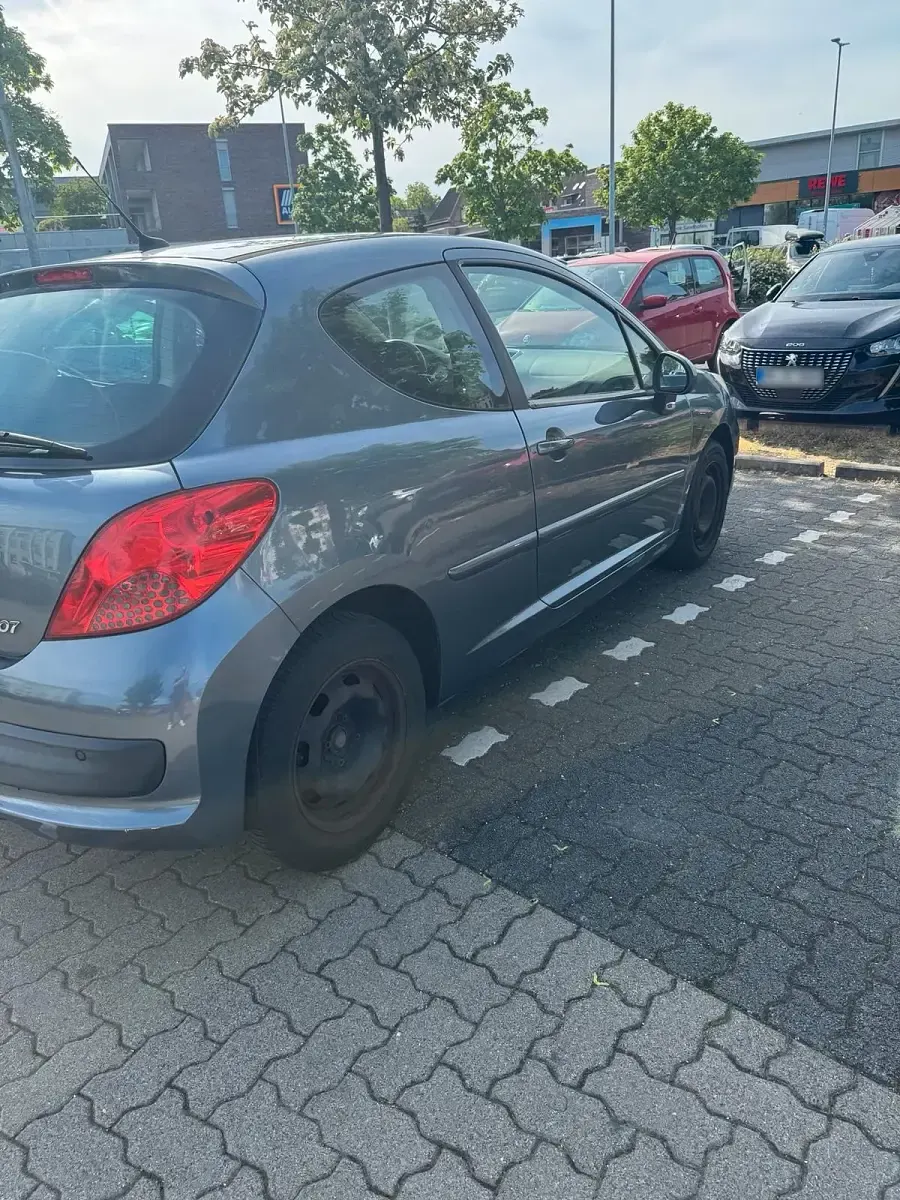Gebraucht Peugeot 308 75 PS (55 kW) 2007 Violet Kleinwagen