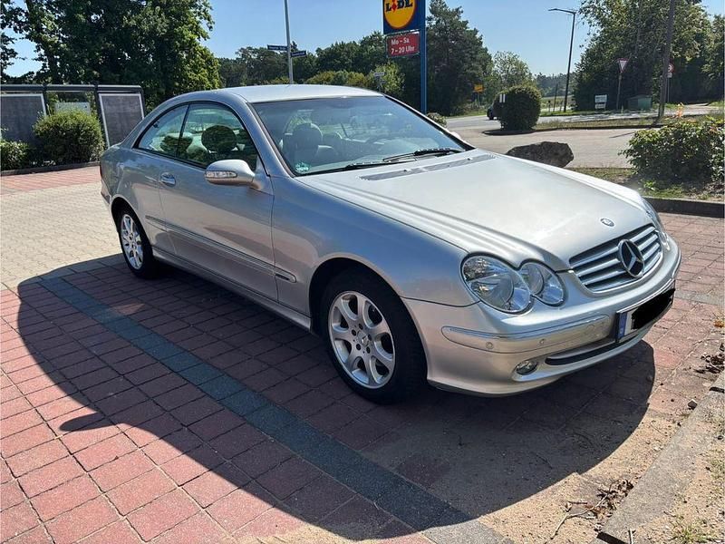 Gebraucht Mercedes CLK320 Elegance 218 PS (160 kW) 2004 Silber Coupé