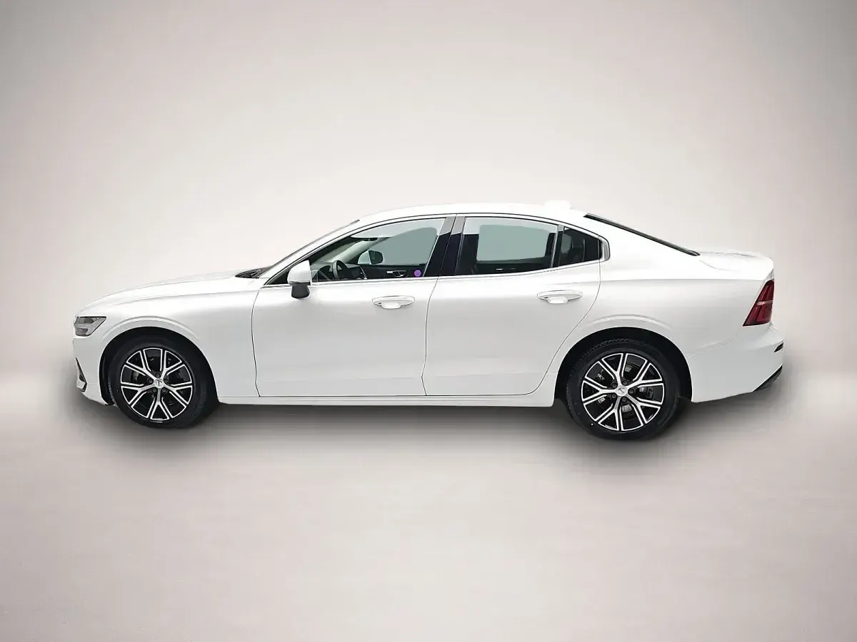 Gebraucht Volvo S60 Core 197 PS (144 kW) 2024 Weiß Limousine
