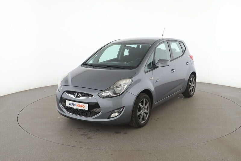Grau Gebraucht 2015 Hyundai ix20 Classic Van / Kleinbus | 8.040 € (Fairer Preis) - Bild 1/4