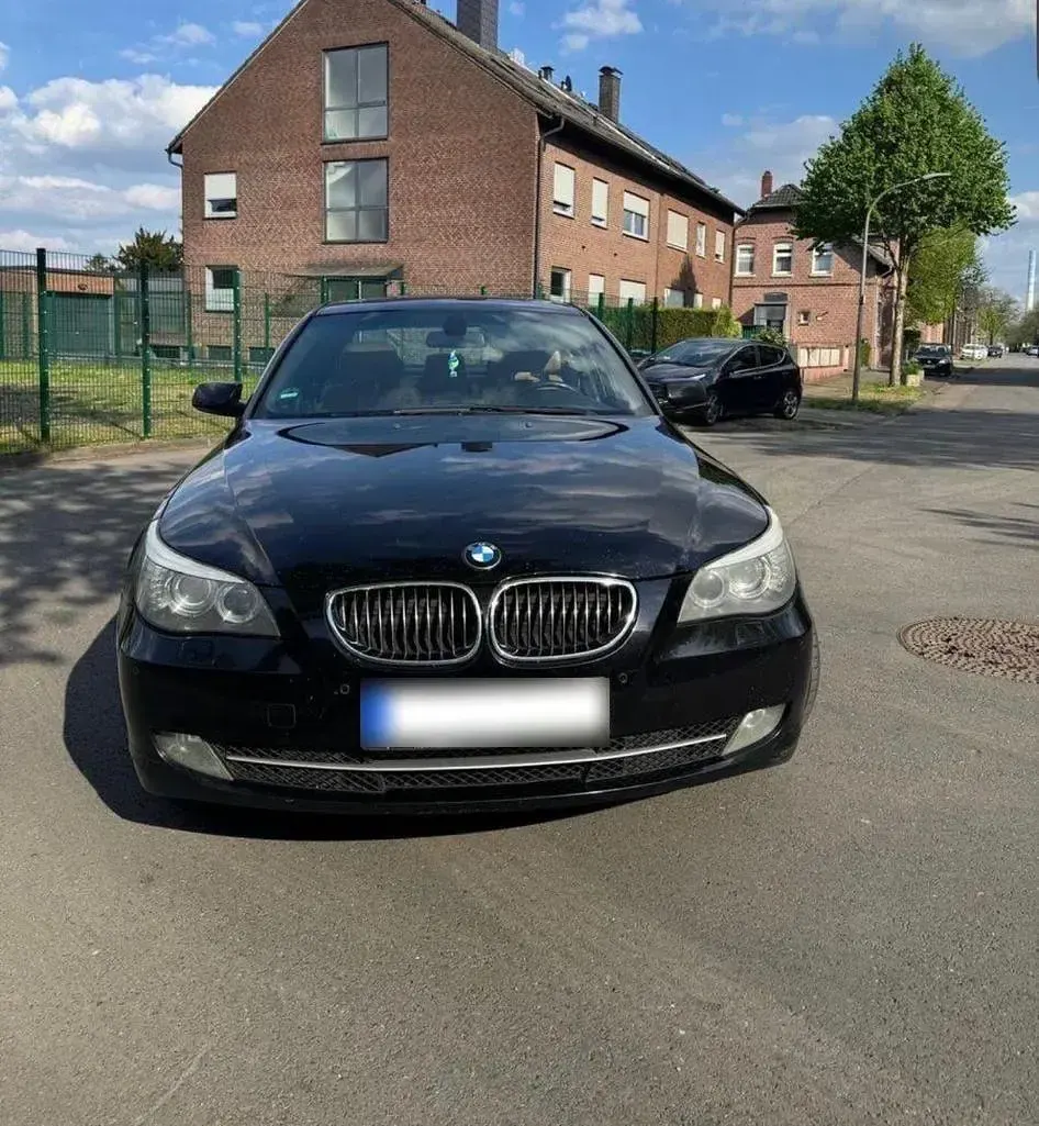 Second-hand BMW 525 197 CP (144 kW) 2009 Negru Berlinǎ
