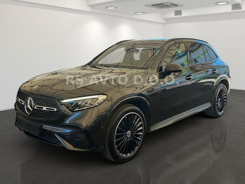 Gebraucht Mercedes GLC220 197 PS (144 kW) 2023 Schwarz SUV