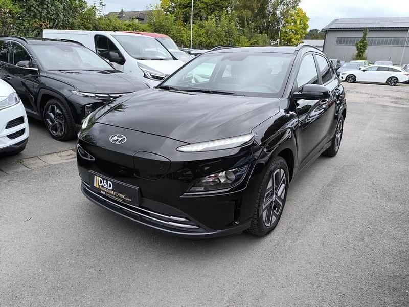 Schwarz Gebraucht 2022 Hyundai Kona Edition 30+ SUV | 16.900 € (Guter Preis) - Bild 1/4