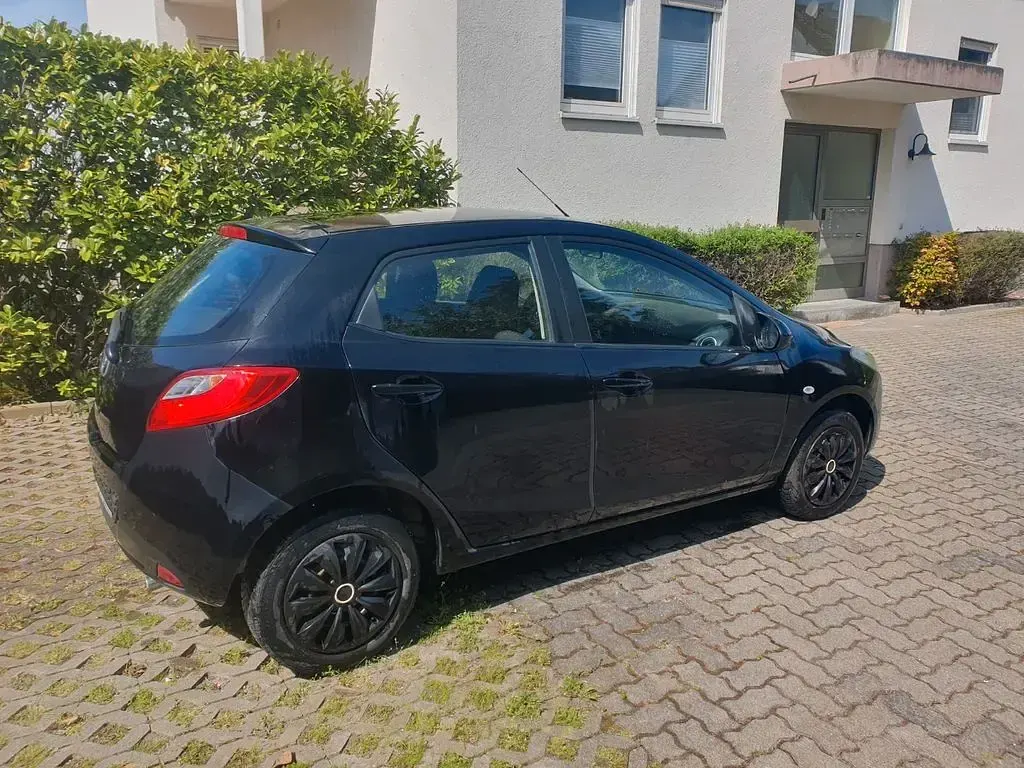 Gebraucht Mazda 2 Center-Line 75 PS (55 kW) 2011 Schwarz Kleinwagen