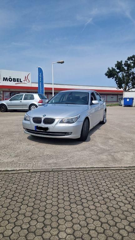 Silber Gebraucht 2008 BMW 520 Limousine | 5.499 € (Guter Preis) - Bild 1/4