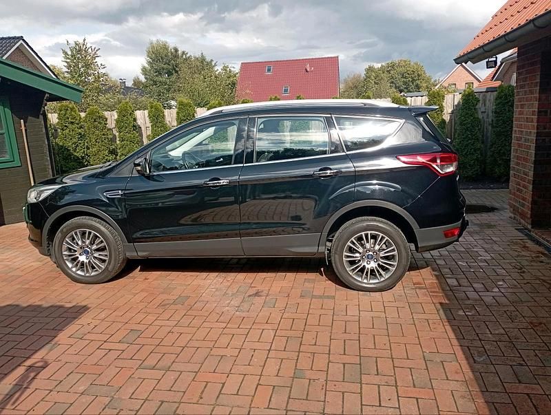 Gebraucht Ford Kuga 163 PS (119 kW) 2013 Schwarz SUV