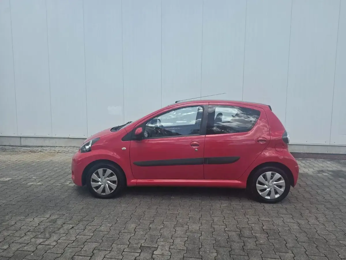 Gebraucht Toyota Aygo Cool 68 PS (50 kW) 2013 Rot Kleinwagen