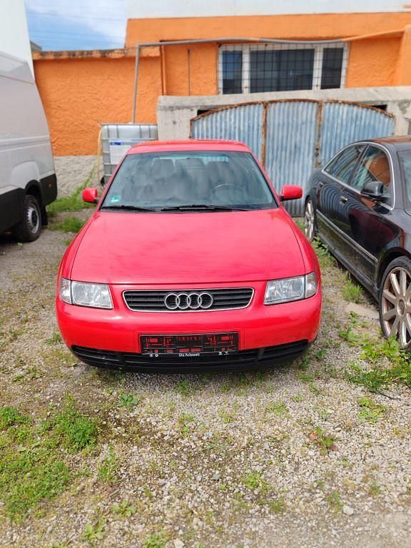 Rot Gebraucht 1998 Audi A3 Ambiente Limousine | 1.300 € (Fairer Preis) - Bild 1/4