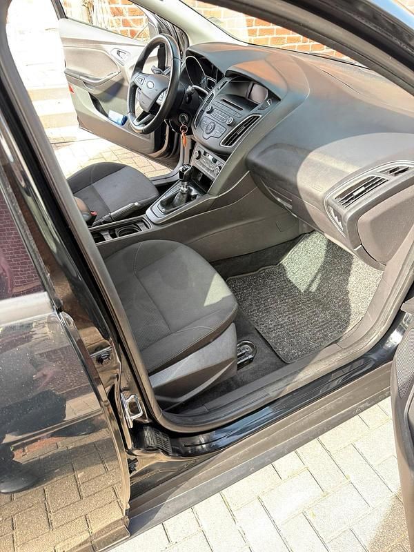 Gebraucht Ford Focus 125 PS (91 kW) 2017 Schwarz Limousine