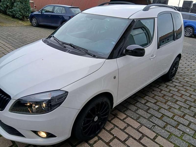 Candyweiss Gebraucht 2014 Skoda Roomster Noire Van / Kleinbus | 7.500 € (Fairer Preis) - Bild 1/4