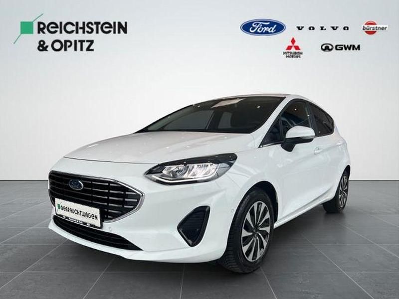 Gebraucht Ford Fiesta Titanium 125 PS (91 kW) 2022 Frost weiß Kleinwagen