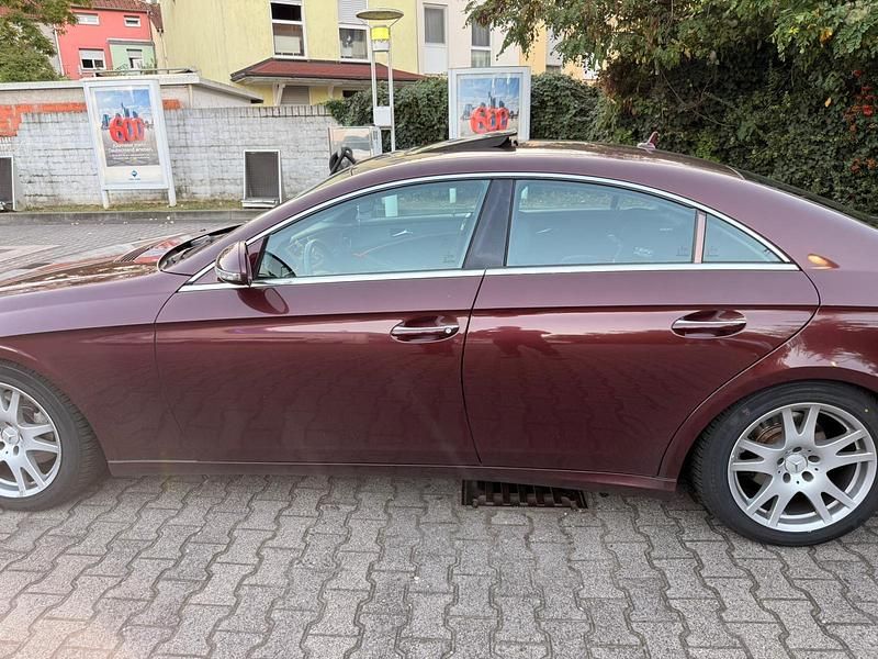 Gebraucht Mercedes CLS320 224 PS (164 kW) 2006 Rot Limousine
