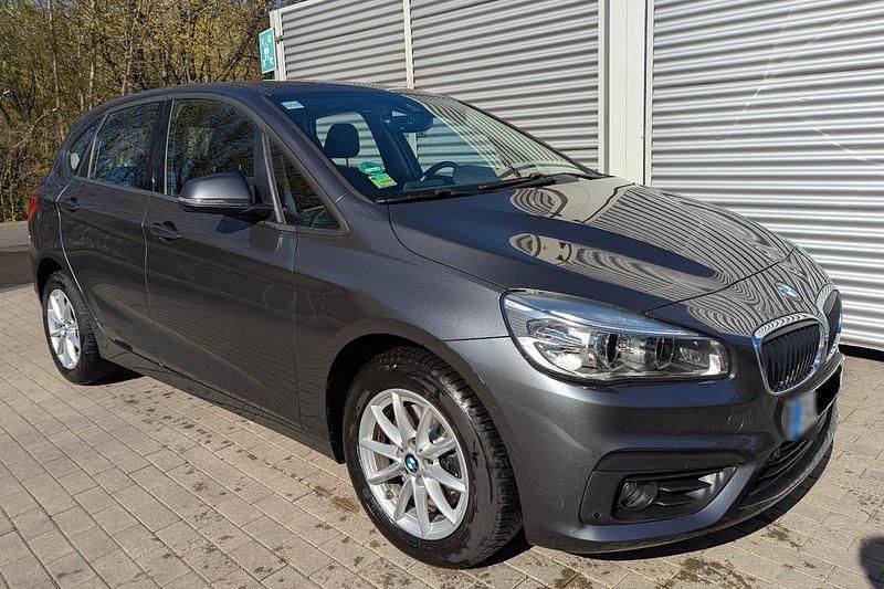 Gebraucht BMW 218 Active Tourer 136 PS (100 kW) 2015 Grau Van / Kleinbus