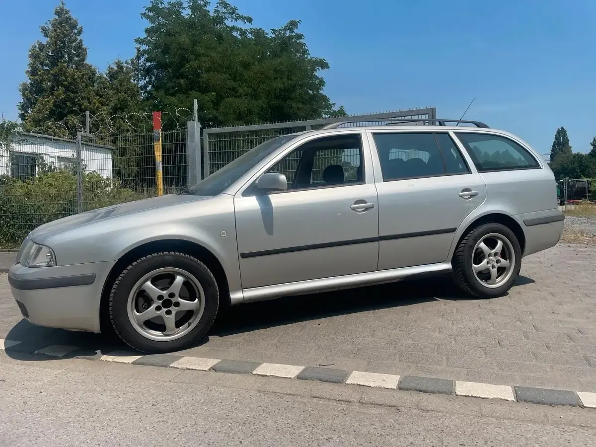 Gebraucht Skoda Octavia 120 PS (88 kW) 2002 Silber Kombi