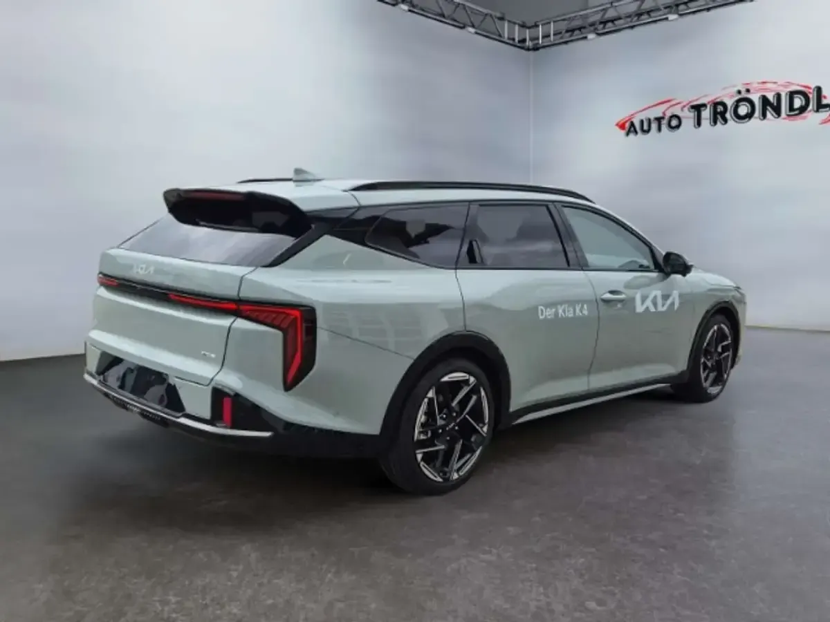 Neu Kia K4 GT-Line 179 PS (131 kW) 2026 Grau Kombi