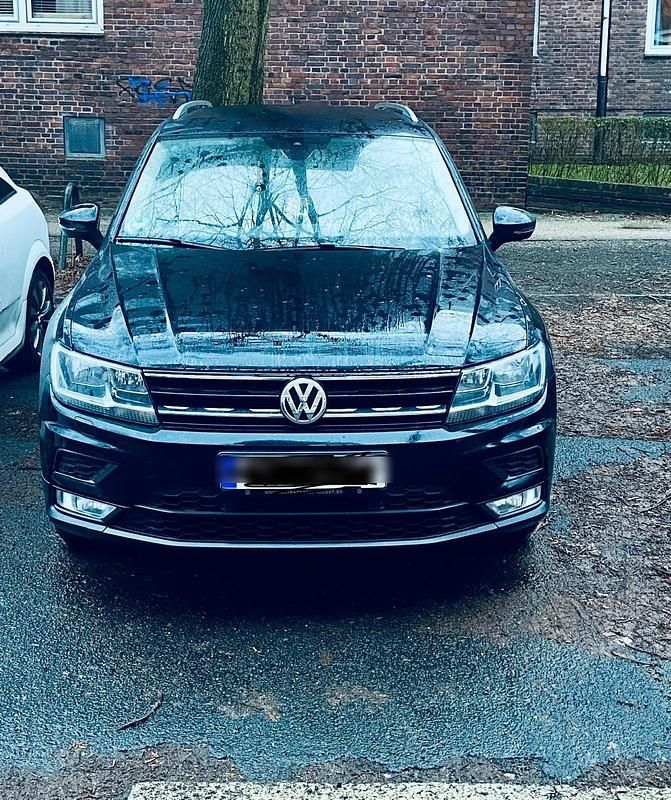 Second-hand VW Tiguan 150 CP (110 kW) 2017 Negru SUV