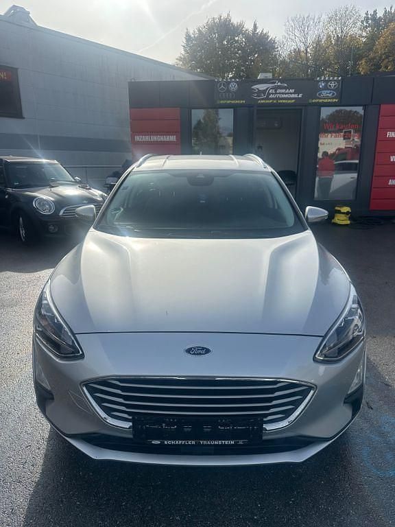 Silber Gebraucht 2019 Ford Focus Cool & Connect Limousine | 12.000 € (Guter Preis) - Bild 1/4